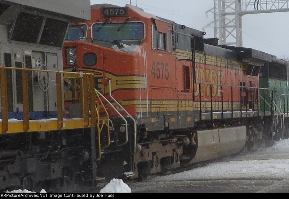 BNSF 4575